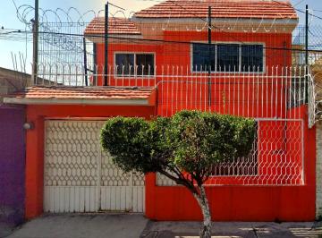 Casa de 3 habitaciones, Ecatepec de Morelos · Casa en Venta en Estado de Mexico Ecatepec de Morelos Jardines de Morelos