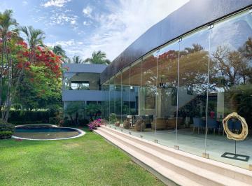 Casa · 850m² · 4 Recámaras · 6 Estacionamientos · Casa en Fraccionamiento en Tabachines, Cuernavaca, Morelos