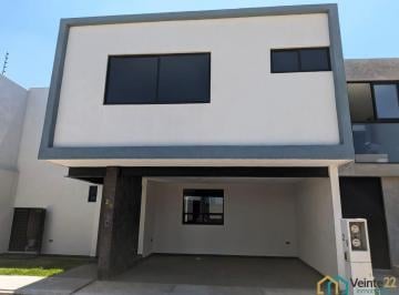 Casa · 196m² · 3 Recámaras · 2 Estacionamientos · Casa en Venta en Residencial Cholula, con Excelente Ubicación