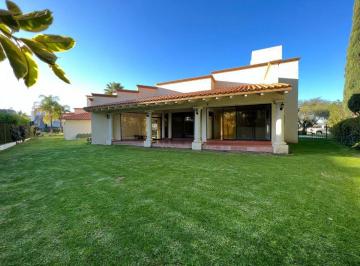 Casa de 4 habitaciones, Querétaro · Casa en Renta en Club El Campanario 4 Recamaras 1 Nivel