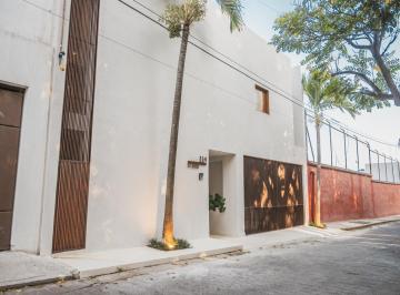 Casa · 392m² · 3 Recámaras · 2 Estacionamientos · Casa Nueva en Zona Dorada de Cuernavaca