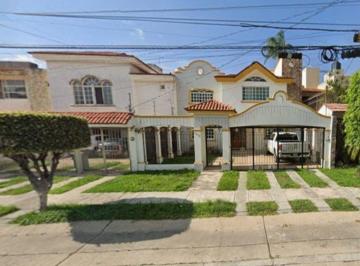 Casa de 4 habitaciones, Zapopan · Casa en Venta en San Juan de Letrán, Residencial Cordilleras, Zapopan, Jalisco