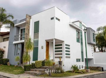 Casa en condominio de 3 habitaciones, Zapopan · Casa en Esquina en Venta Frente Al Parque Metropolitano - Coto Los Naranjos
