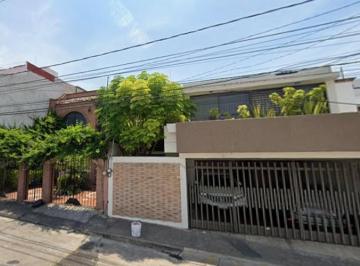 Casa de 3 habitaciones, Morelia · ¡Magnifico Domicilio! Localizado en Michoacan, Morelia