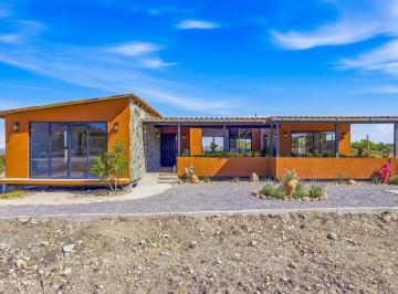 0c72839e5db6e2793c8cdd400408a2cc5d40528154697c1adea2f7565781a4f9 · Casa Campestre en Venta en San Miguel de Allende, Entorno de Viñedos