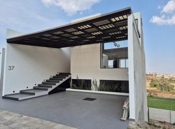 Casa · 355m² · 4 Recámaras · 2 Estacionamientos · Venta de Casa en Lomas de Angelopolis III