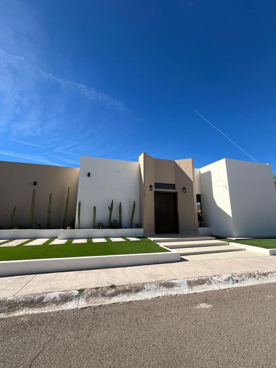 Single-Story House for Sale at the San Carlos Country Club, Sonora, with Swimming Pool.