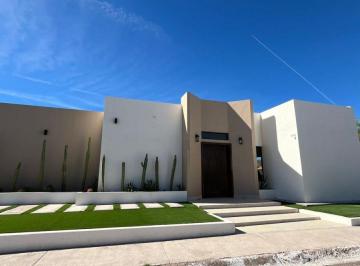 Casa de 4 habitaciones, Guaymas · Casa en Venta en El Country Club de San Carlos, Sonora de un Piso con Alberca.