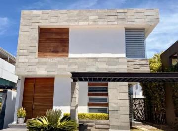 1 · Casa en Venta en Residencial Las Plazas, Zona Norte de Aguascalientes