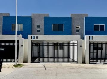 Casa · 101m² · 3 Recámaras · 2 Estacionamientos · Casa en Venta Cerca de Colegio España Sur, Frac. Rancho San Miguel