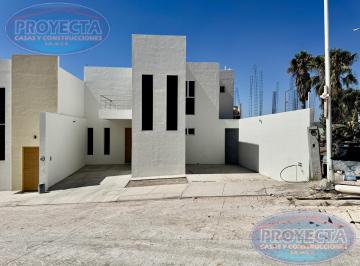 Casa · 173m² · 3 Recámaras · 2 Estacionamientos · Casa en Venta por Salida a Mazatlan, Balcon de Tapias