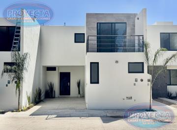 Casa · 168m² · 3 Recámaras · 1 Estacionamiento · Casa en Venta Cerca de Carhartt en Calle Privada con Porton y Areas Verdes