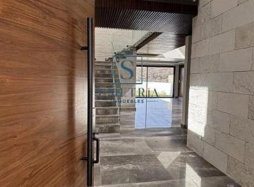 Casa · 430m² · 5 Recámaras · 6 Estacionamientos · Residencia Nueva en Venta * Residencial Puerta Grande