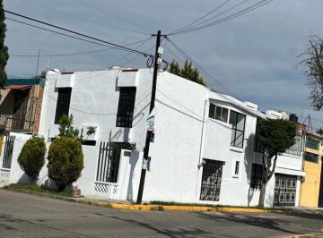 Casa · 195m² · 4 Recámaras · 1 Estacionamiento · Casa en Renta, Casa Blanca, Metepec, Edo. Mex.