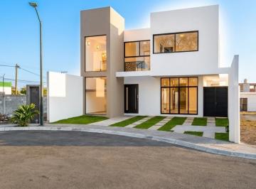 Casa · 160m² · 3 Recámaras · 2 Estacionamientos · Casa en San Juan Texcalpan