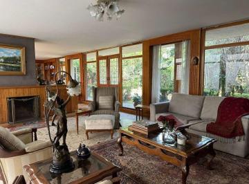 Casa · 677m² · 5 Recámaras · 7 Estacionamientos · Casa en Venta en Chimalistac