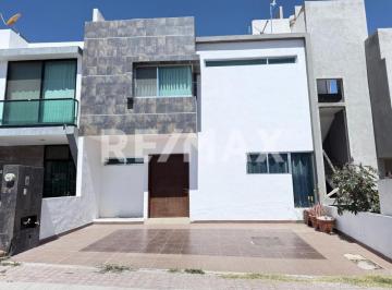 Casa en condominio · 165m² · 3 Recámaras · 2 Estacionamientos · Casa en Venta San Isidro Juriquilla - (4)