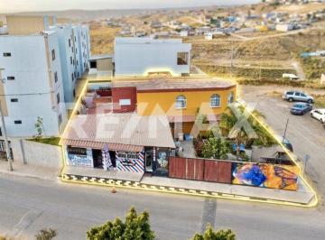 Casa · 320m² · 4 Recámaras · 3 Estacionamientos · Casa Mariposa 4 Recámaras con Espacios Comerciales y Gran Ubicación en Rosarito - (4)