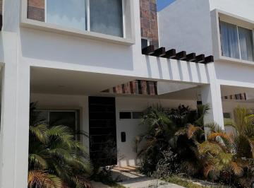 Casa · 3 Recámaras · 2 Estacionamientos · Casa Amueblada en Renta en Jardines del Sur 3, Cancún