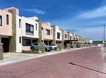 Casa de 3 habitaciones, Querétaro · Venta Casa Lomas del Marqués, con 3 Recámaras y Amenidades