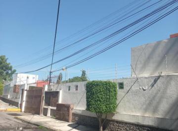 Casa en condominio · 223m² · 3 Recámaras · 2 Estacionamientos · Casa en Venta en Cuernavaca en Condominio en Lomas de Atzingo, Alberca y Jardin Común