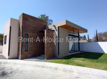 Casa de 2 habitaciones, Tequisquiapan · Tequisquiapan - Fraccionamiento Privado - Casa de 1 Sola Planta 2rec 2baños 2cajones