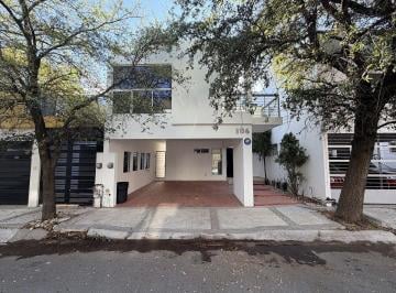 Casa de 3 habitaciones, Monterrey · Casa en Venta en Contry Sur
