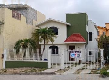Casa · 3 Recámaras · 2 Estacionamientos · Calle 1 #415, Col. Los Pinos, C. P 89138, Cd. Madero, Tamps