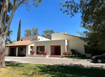 1 · Casa en Venta en Trojes de Kristal Al Norte de Aguascalientes