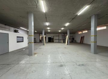 Bodega comercial · 633m² · 3 Estacionamientos · Bodega en Renta en Colonia Morelos, Guadalajara