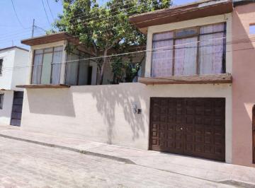 Casa de 12 habitaciones, Querétaro · Casa en Venta Jardines de Queretaro Centro