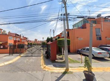 Casa de 2 habitaciones, Tlalnepantla de Baz · Venta de Casa en Recuperacion Bancaria en Paseo de Los Ahuehuetes