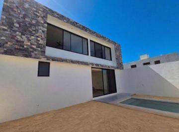 Casa de 3 habitaciones, Mérida · Casa con Alberca Privada en Venta, Tamanche, Mérida