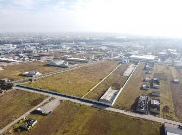 Terreno / Lote , Toluca · Terreno Habitacional en Venta en Zinacantepez Junto a Vías Principales en