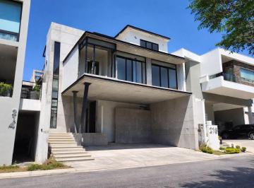 Casa de 4 habitaciones, Monterrey · Casa en Venta, Residencial Catujanes, Carretera Nacional, Mty