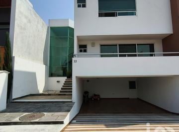 Casa · 293m² · 3 Recámaras · 2 Estacionamientos · Casa en Renta en Exclusivo Fracc "El Lucero" Atrás de Plaza San Diego