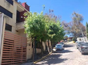 Casa de 5 habitaciones, Huixquilucan · Casa de 414 m² con 5 Recámaras en Venta en Lomas de Las Palmas - Para Remodelar