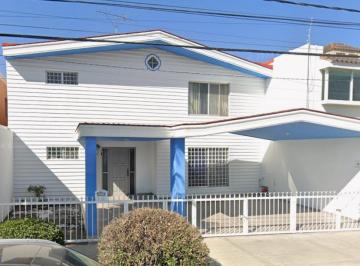 Casa de 5 habitaciones, Aguascalientes · Casa en Venta en Republica de Argentina 119 Col Obraje Aguascalientes Aguascalientes