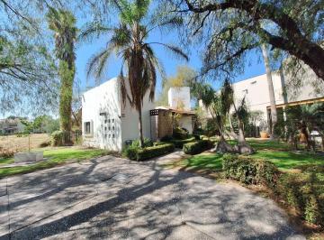 Casa de 3 habitaciones, Corregidora · Casa en Venta en Balvanera Colindante Al Campo de Golf Polo Country Club