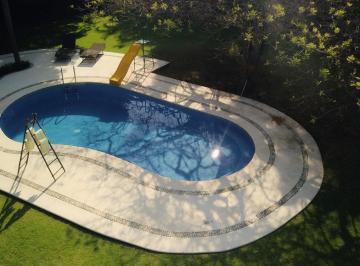 Casa · 700m² · 5 Recámaras · 5 Estacionamientos · Venta de Casa de Ensueño en Jardines de Ahuatepec Cuernavaca Morelos, Luz, Gran Jardin y Encanto!