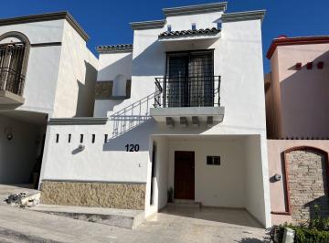 Casa de 3 habitaciones, Monterrey · Casa en Venta en Colinas del Huajuco