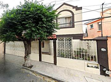 Casa en Venta de 3 habitaciones Los Arcos · Casa en Venta en Coahuila Saltillo Los Arcos