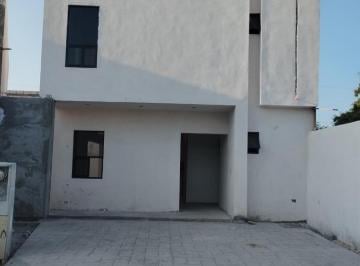 Casa · 150m² · 3 Recámaras · 2 Estacionamientos · Casa en Venta en Fracc. Guadalajara