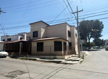 Casa de 4 habitaciones, Saltillo · Casa en Venta en Republica Poniente
