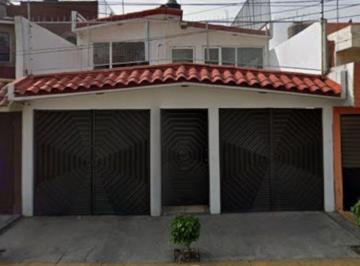 Casa de 3 habitaciones, Nezahualcóyotl · Venta de Casa en Av Bosques de Egipto, Neza, Edo de Mex