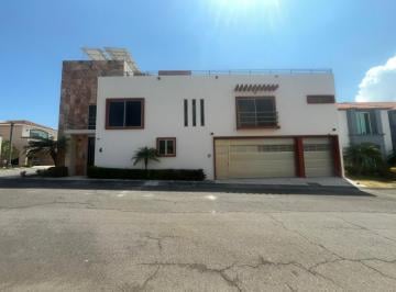 Casa · 547m² · 4 Recámaras · 3 Estacionamientos · Casaben Lomas Residencial