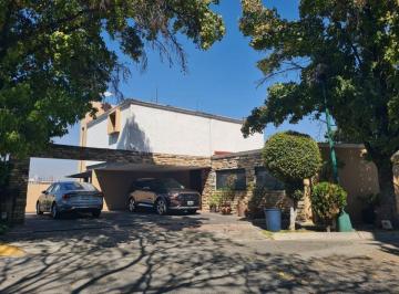 Casa de 3 habitaciones, Huixquilucan · Casa en Venta con Departamento Independiente en La Herradura, Naucalpan