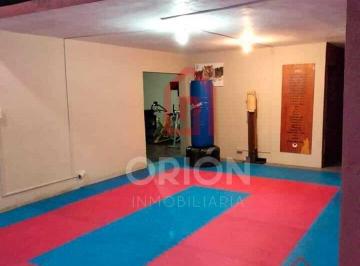 Local comercial · 381m² · 1 Estacionamiento · Local Bodega en Venta