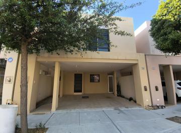 Casa · 120m² · 3 Recámaras · 2 Estacionamientos · Casa en Paraje Santa Rosa