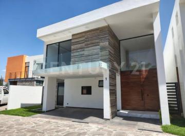 Casa en condominio · 270m² · 4 Recámaras · 2 Estacionamientos · Casa en Venta Punto Sur